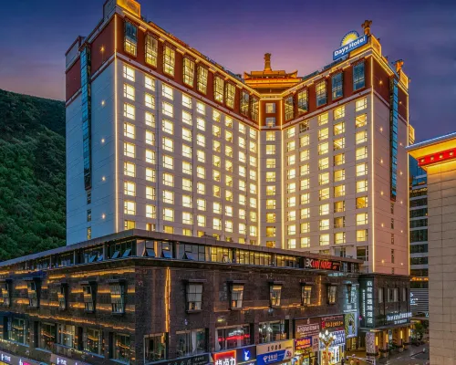 Days Wyndham Hotel in Malakhan, Aba โรงแรมในปาร์คัม