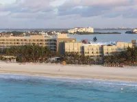 Flamingo Cancun All Inclusive Hotels near Interactive Aquarium