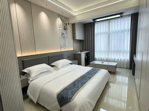 Yixuan Light Luxury Homestay (Wang Family Courtyard)