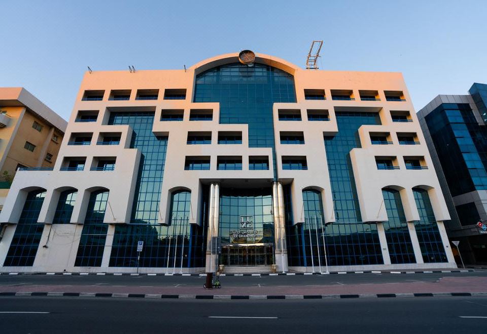 Luxe Grand Hotel