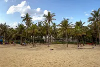 DiStay Beachfront Villa - Free Airport Pickup - Villas