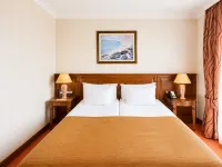 Crystal Palace Boutique Hotel Hotels near Eagle Bridge