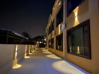 Cloud Trail Manor （Mingsha Mountain&Crescent Spring,Dunhuang ） - ที่มีบาร์