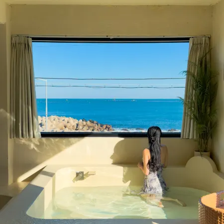 Haeundae Pool Villa Songjeong mansion