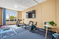 Urba Hotel (Russian Style Pedestrian Street) - Gym