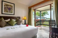 The Naviti Resort - bar