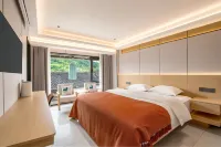 Hongcun Li · Qinghe MIRACLE · WONDERLAND Leisure Courtyard Mountain View Resort Chinese Inn