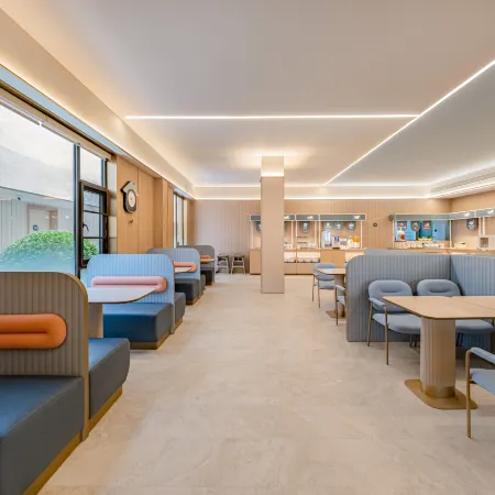 HanTing Hotel (Xijiang Qianhu Miao Village West Gate Tourist Center)