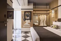 Mural Piraeus Hotel - Scenic