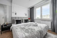 Lumina Premium 3BR Apartment with Balcony AC - Homestays