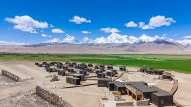 Cloud Wild Luxury Camp Hotel (Muztagh Ata Peak · Taheman Wetland Viewing Platform)