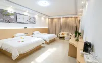 Yichungu Business Hotel - Mountain view
