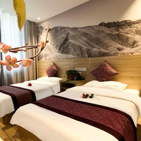 Colorful Danxia Stone City Hotel