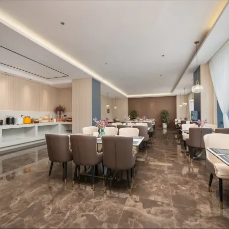 Days Inn Select by Wyndham Kunming (New Luosiwan New Asia Sports City)