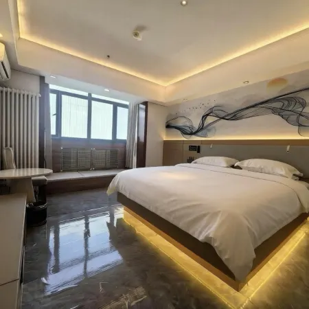 Yinhe Hotel