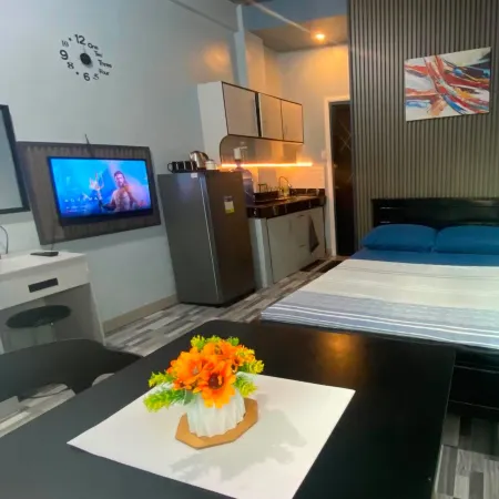 Amplayo Apartelle Studio Type Unit