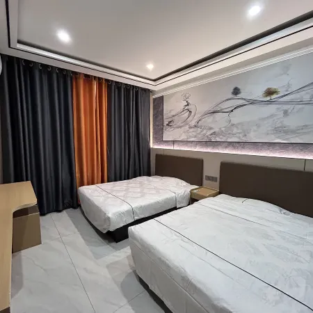 Dingbianhong Trilateral Hotel