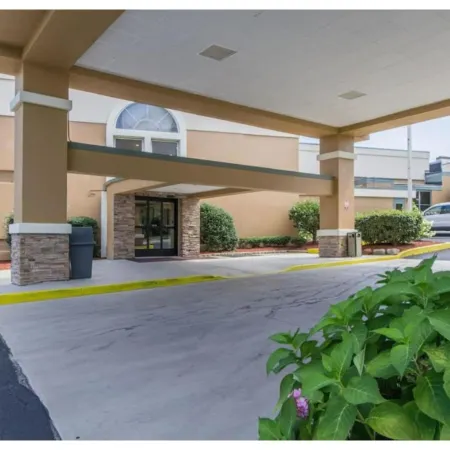 OYO GreenRidge Hotel