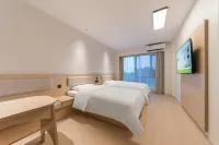 Hi Inn Xiangyang East Railway Station Greenland Inter‑city Space Station Hotel - parking