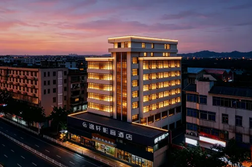 Sanming Wanda Plaza Liedong Street FunMaxTrip Hotel Yixuan Audio-Visual Hotel - 2 ดาว