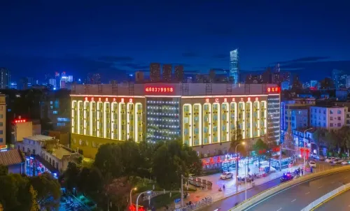 Hengyi Hotel (Railway Station Store of Dashu Camp, Renmin East Road, Kunming) - avec sources thermales