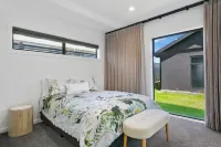 Luxury and Comfortable Modern House in Taupo -  Holiday Villas