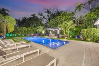 Tropical Villa with Heated Pool and Game Yard - Villas