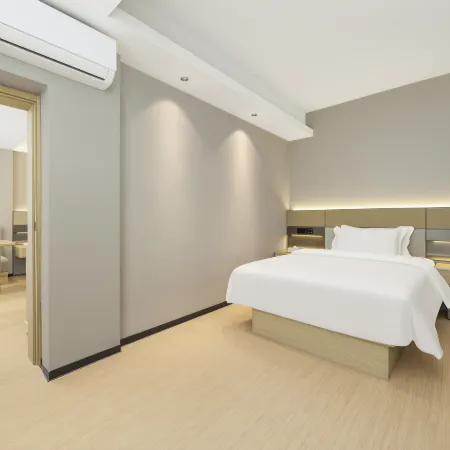 Ledong Jiabaili Hotel (Huangliu Town Longteng Golden Street) Hotels in Autonome Li Prefectuur Ledong