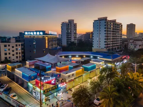 Longcao E-sports Hotel (Haikou High-speed Railway East Station E-sports Base Branch)