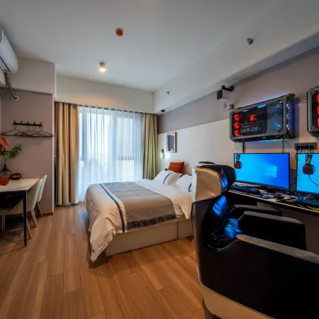 Crosser E-sports Hotel (Dalian Zhongshan Square Branch)
