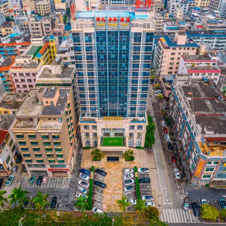 Coconut Rhyme Golden Dragon Hotel (Qionghai Yinhai Road Flagship)