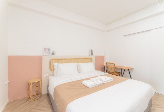 아파트먼트 침실