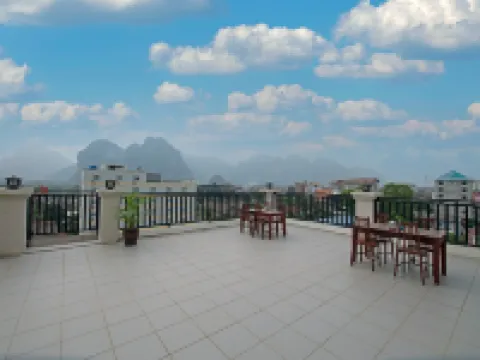 Sisombat Plaza Hotel Hotels near Jungle Project
