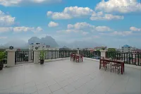 Sisombat Plaza Hotel Hotels near Vang Vieng Paramotor Center & Pilot＇s Café