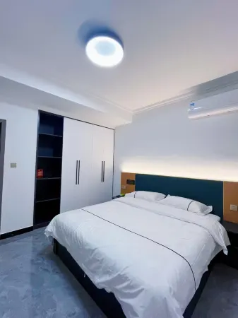 Zhangjiajie High speed Railway West Station full moon west building Inn