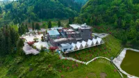 Qiangzu Castle Hotel - Mountain view