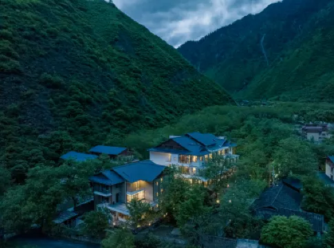 Jiuzhaigou Forest and Water, Light Luxury and Beautiful Accommodation Hotels in Longkang