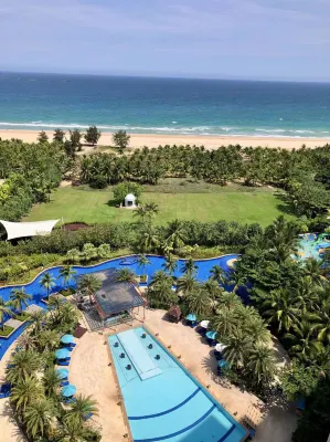 Sharing tide and beautiful sea view