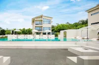 Moganshan Jiuzhu Hot Spring Light Luxury Beauty Hotel