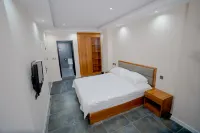 Lixin Yixin Hotel Hotels near Longting Park