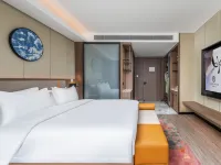 โรงแรมเคลาว์ด แฮน ยว์ (ศูนย์นิทรรศการทะเลสาบจินจี ซูโจว) โรงแรมใกล้มูนฮาร์เบอร์