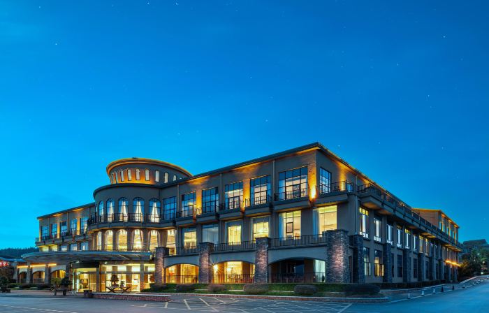 Golden Shining Gulf Hot Spring Resort Hotel