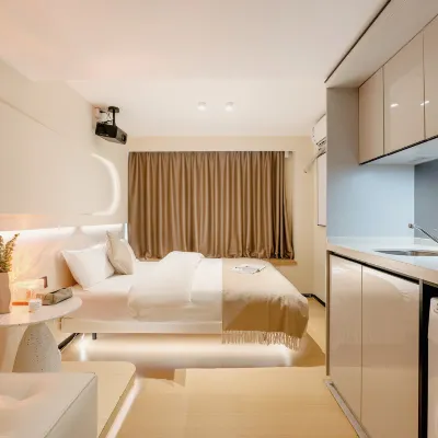 Guangzhou Yaman Apartment (Jiangtai Road Metro Station Yijing Plaza) Hotels near ملعب يانزيغانغ