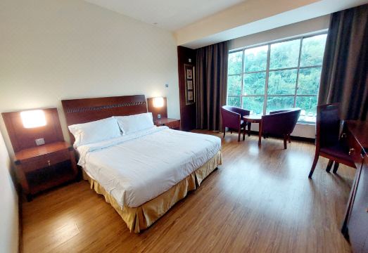 Celyn Hotel City Mall Over view