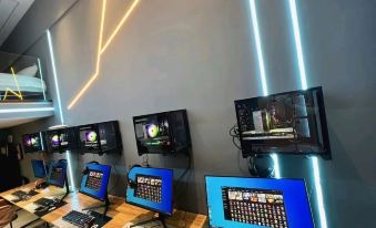 Kunming Pai+E-sports Intelligent Homestay (Haile World)