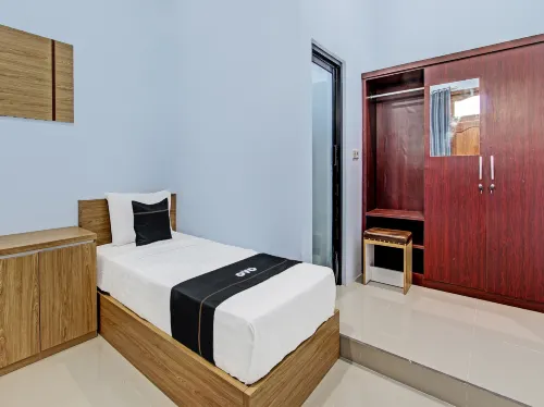Urbanview Syariah Wisma Nabil Solo Hotels in Wonosari