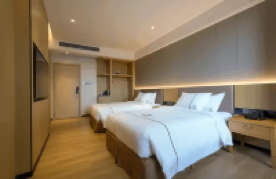 Four Seasons Hotel (Wuchuan Airport)