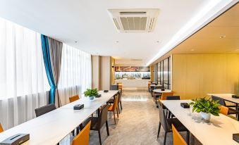 Preferred Convenience Hotel (Guangzhou Lukou Subway Station)