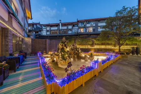 Grand Yuet Yuan Hotel -GrandrWaterworksorOld TowntoLijiangiang)