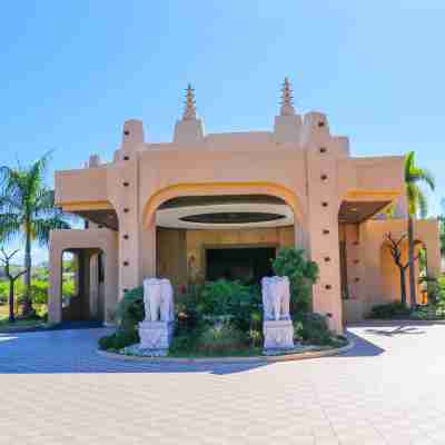 Safari Hotel and Villas powered by Cocotel Hotel Exterior